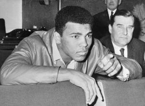 Muhammad Ali: From the Dutch National Archives, The Hague, Fotocollectie Algemeen Nederlands Persbureau (ANEFO), 1945-1989 bekijk toegang 2.24.01.04 Bestanddeelnummer 924-3060, CC BY-SA 3.0 nl, Wikimedia Commons. 